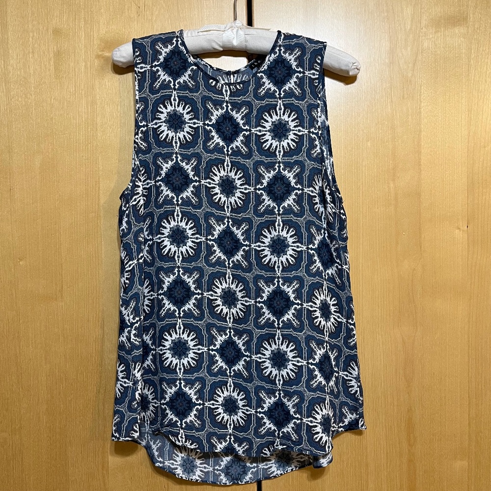 Theory Women's silk blouse black navy white block motif business casual